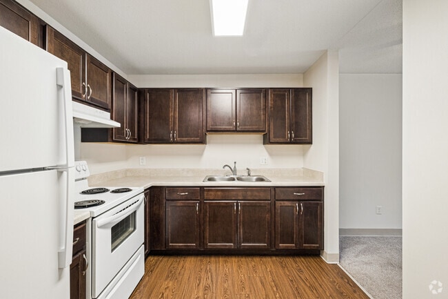 1BR, 1BA - 849SF - Kitchen - Bridgeway