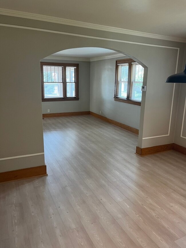 Building Photo - 1031 Veto St NW