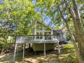 Building Photo - 1177 Pine Dr