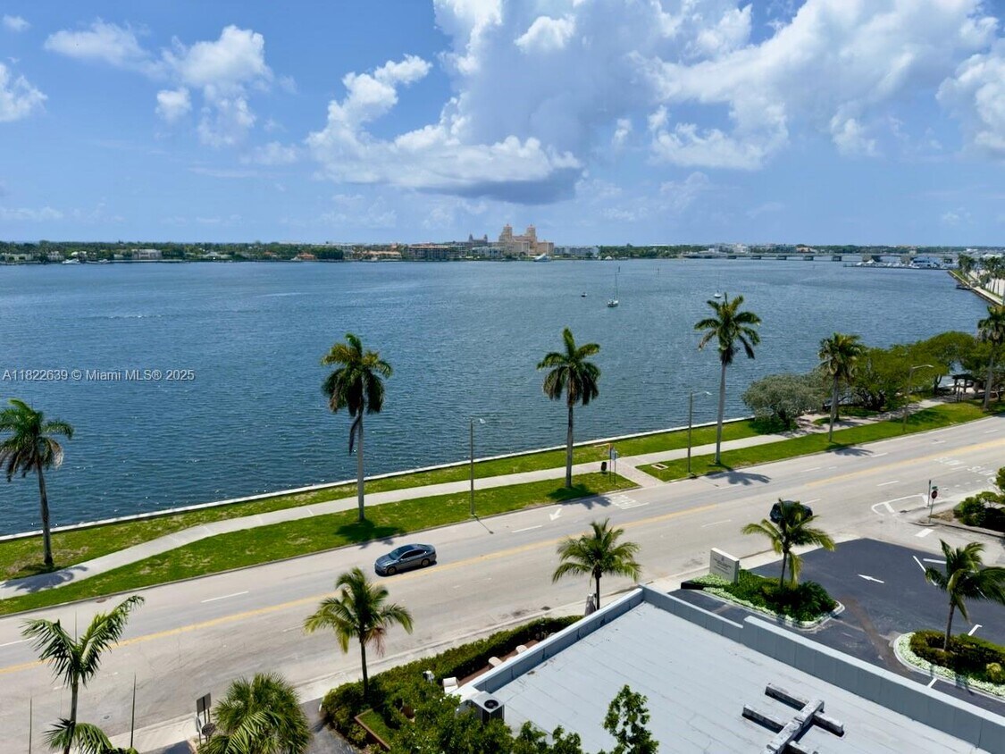 Primary Photo - 1801 N Flagler Dr