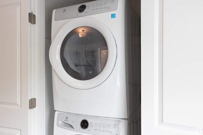 108 Meridian St - 108-110 Meridian St