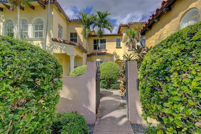 Foto del edificio - 4867 Ponce de Leon Blvd