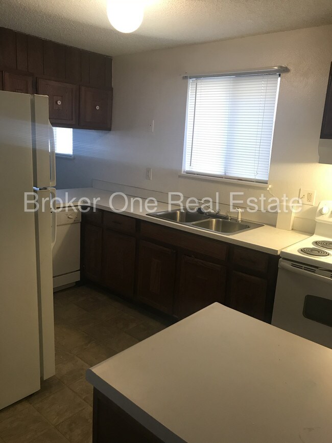 Foto del edificio - 901 E 23rd St