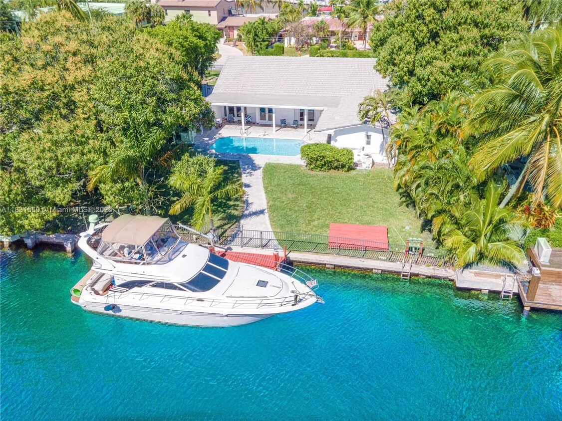 Primary Photo - 413 Tamarind Dr
