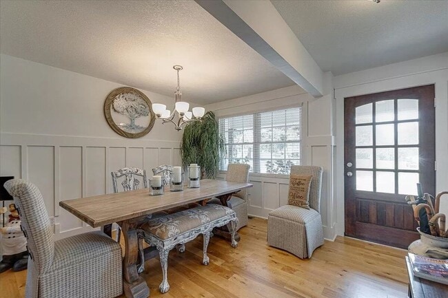 Building Photo - COMPLETELY FURNISHED EXECUTIVE RENTAL