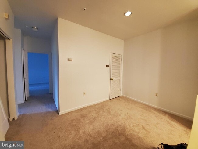 Building Photo - 4404 Silverbrook Ln