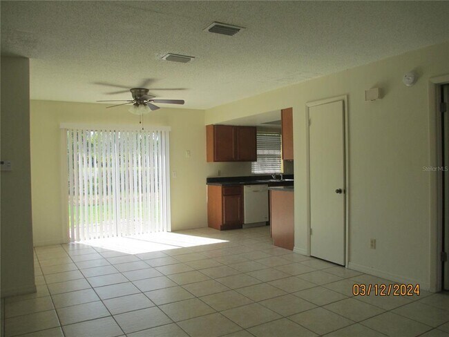 Foto del edificio - 92 Alderwood Dr