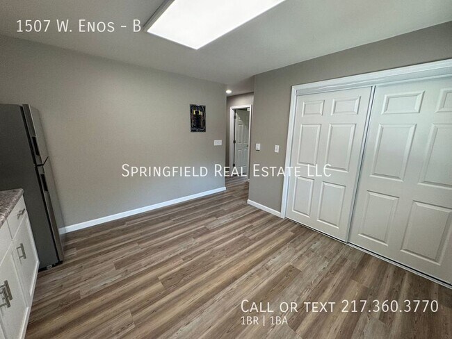 Building Photo - Renovated 1 Bed, 1 Bath Apartment with Amp...