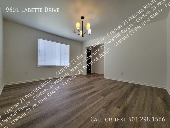 Foto del edificio - 9601 Labette Dr
