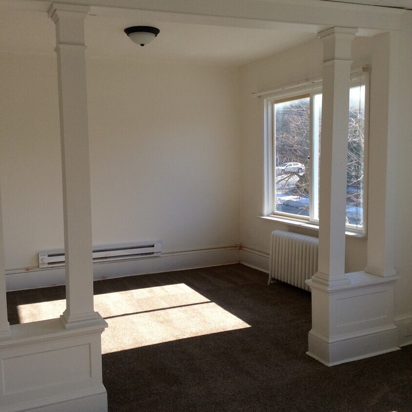 Foto principal - 33 E 5th St
