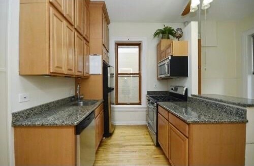 Kitchen - 2134 N Racine Ave