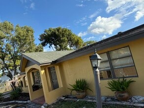 Building Photo - 2320 Sunrise Dr