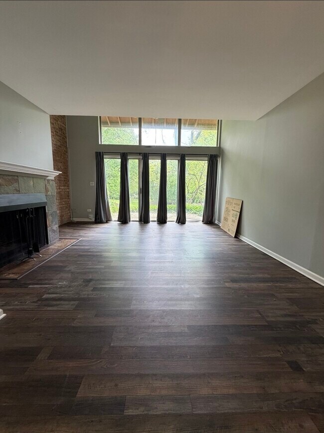 Foto del edificio - 5915 Meadow Dr
