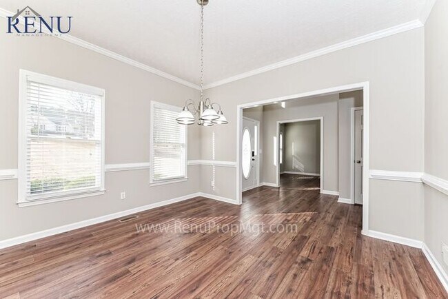 Building Photo - Now available 4 bedrooms 2.5 baths