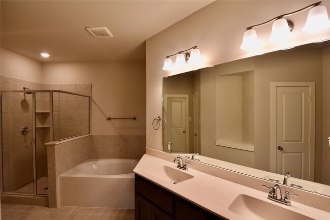 Building Photo - 3916 Trenton Pl