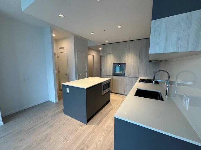 Photo du bâtiment - 6788 Minoru Blvd