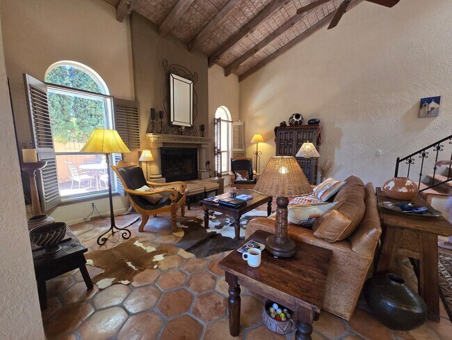 Foto del edificio - Furnished, 6-12 month rental