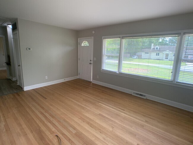 Foto del edificio - 1714 McHenry Ave
