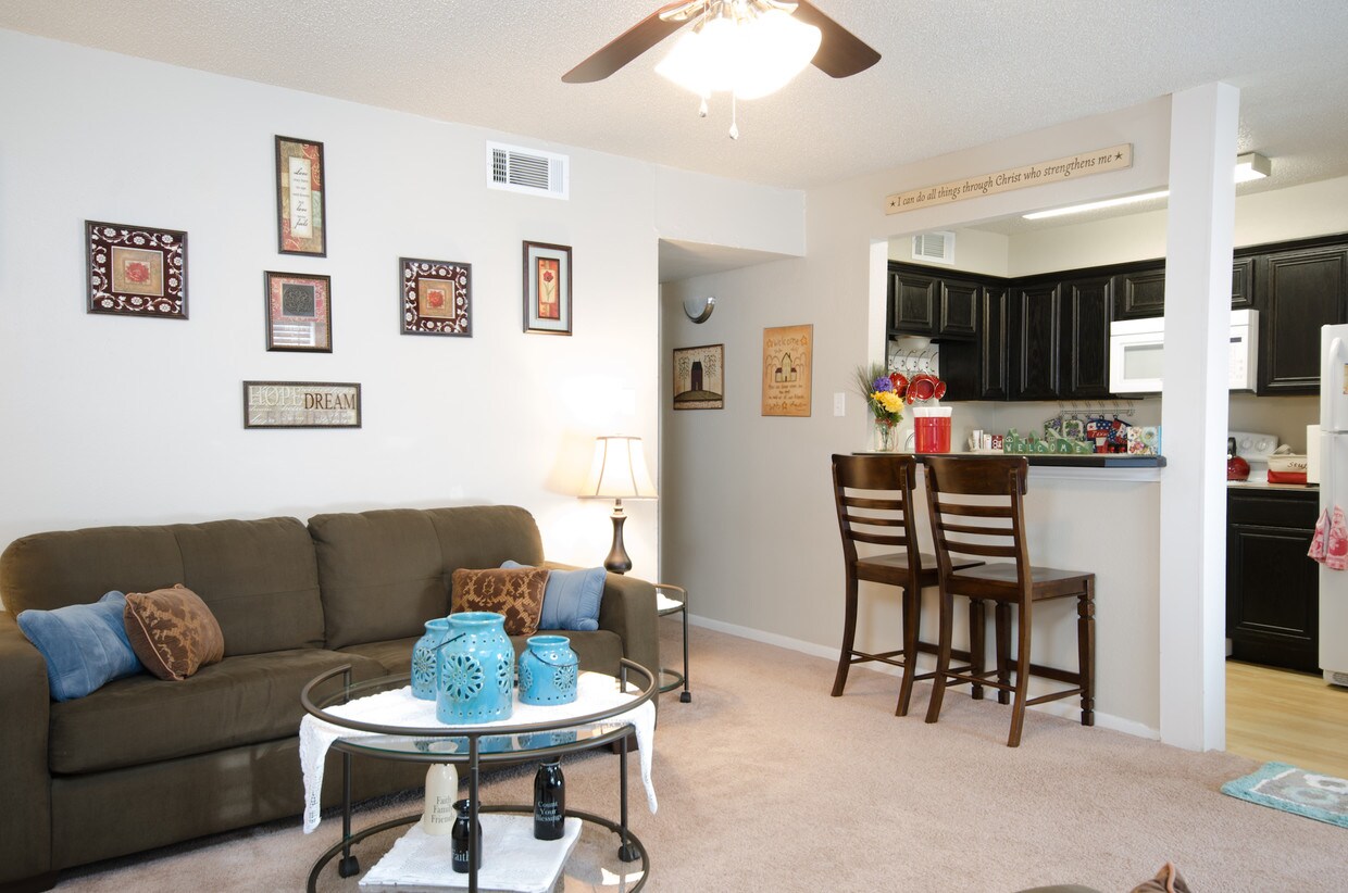 Foto principal - 523 Redwater Rd