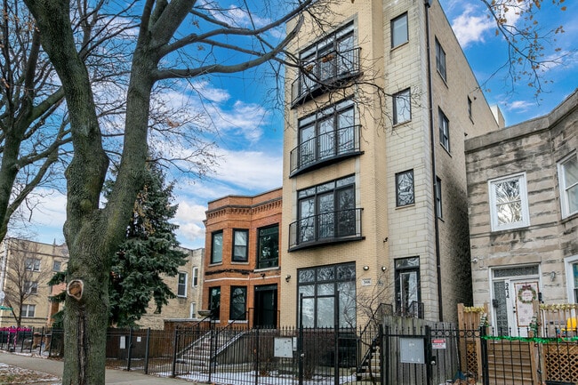 Building Photo - 3416 W Franklin Blvd
