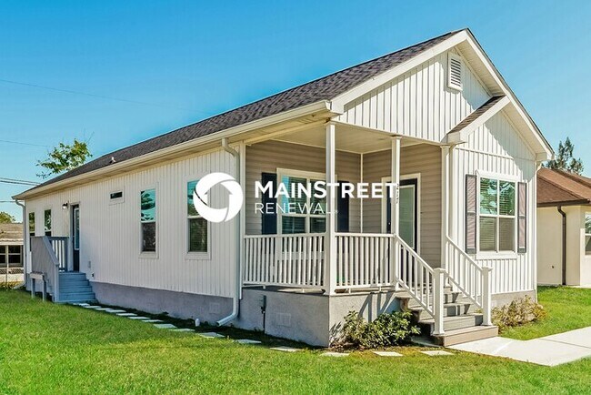 Foto del edificio - 3 Bedroom Pet-Friendly Home in North Port, FL with Main Street Renewal