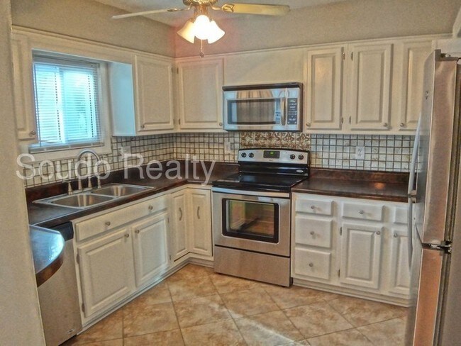 Foto del edificio - 6706 Holmes Rd