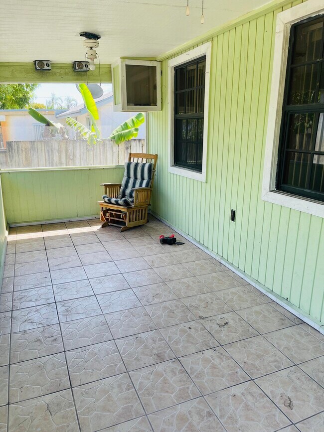 Foto del edificio - 7238 San Castle Blvd