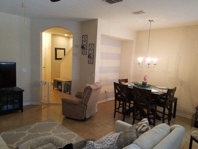 Photo - 3/2 Townhouse Near University Parkway