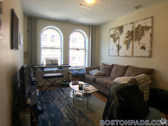 Building Photo - 90 Westland Ave
