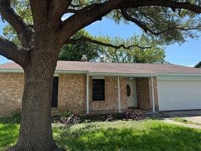 Building Photo - 3227 Fernrock Dr