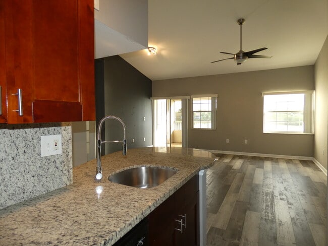 Building Photo - 2850 N Oakland Forest Dr