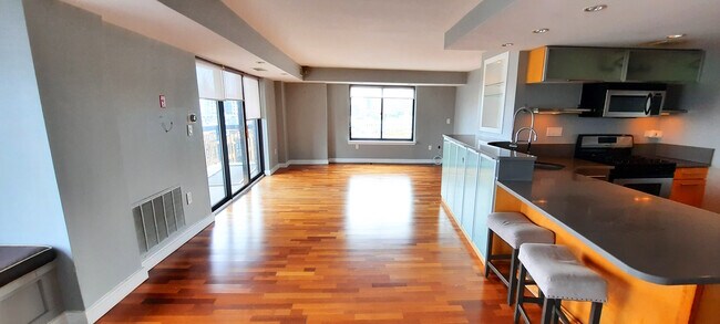 View towards living room - 700 1st St