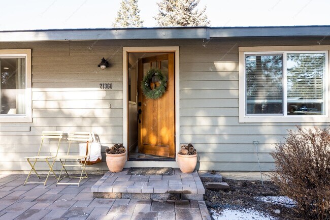 Foto del edificio - Ranch Style Northeast Bend 3 BR - 2 BA
