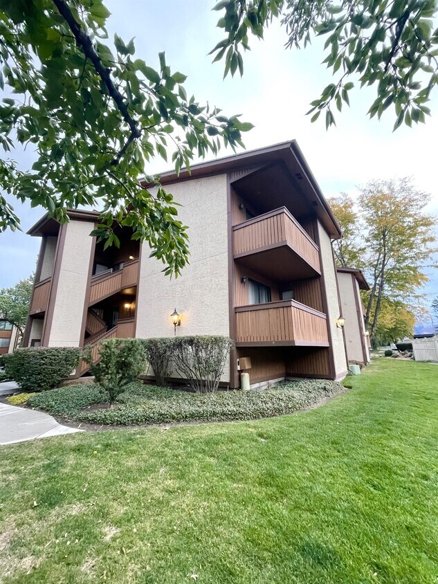 Foto principal - 6878 Countrywoods Cir
