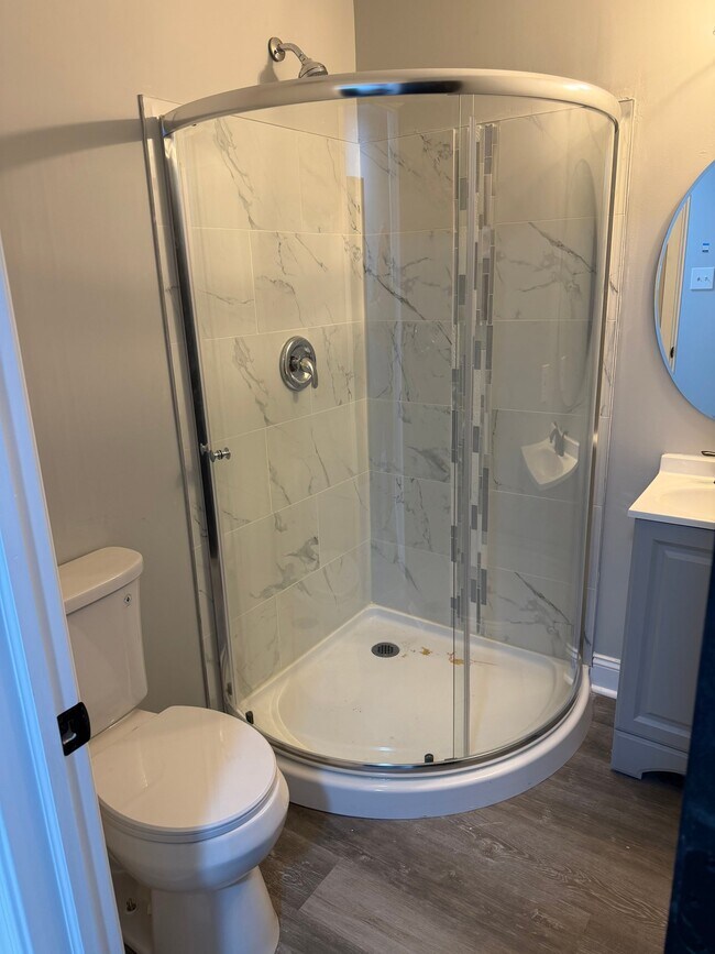 Foto del edificio - 3325 E Monument St