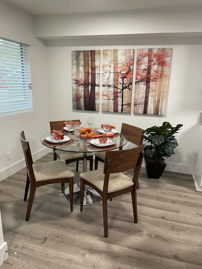 Foto del edificio - NEW 2 Bed, 2 Bath LOFTS! HEART OF KOREATOW...