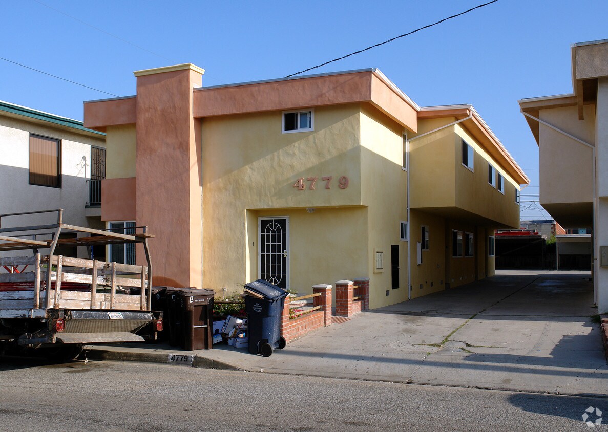 Primary Photo - 4779 W 131st St