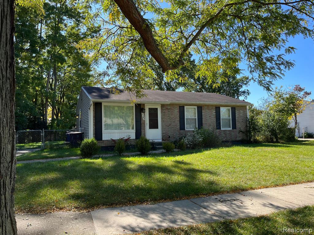 Primary Photo - 2164 Hemlock Dr