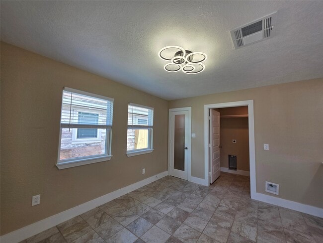 Foto del edificio - 2306 19th Ave N