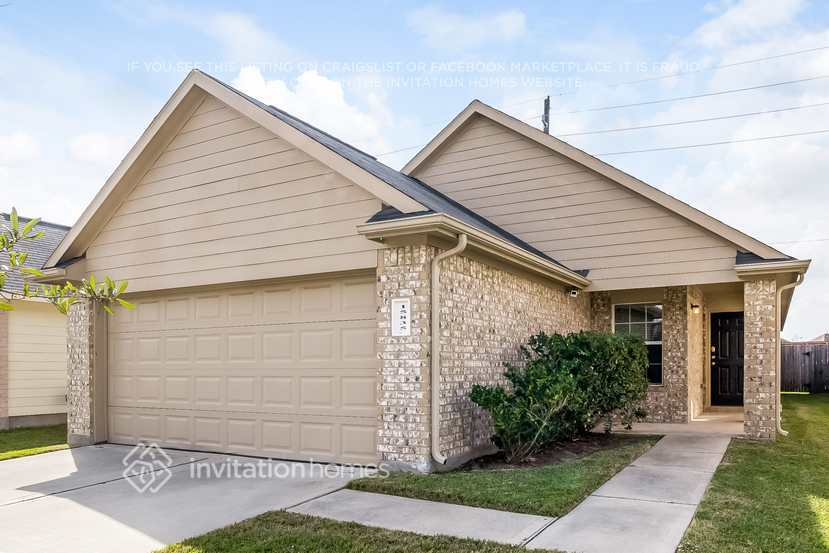 Primary Photo - 15835 Regal Trace Ln