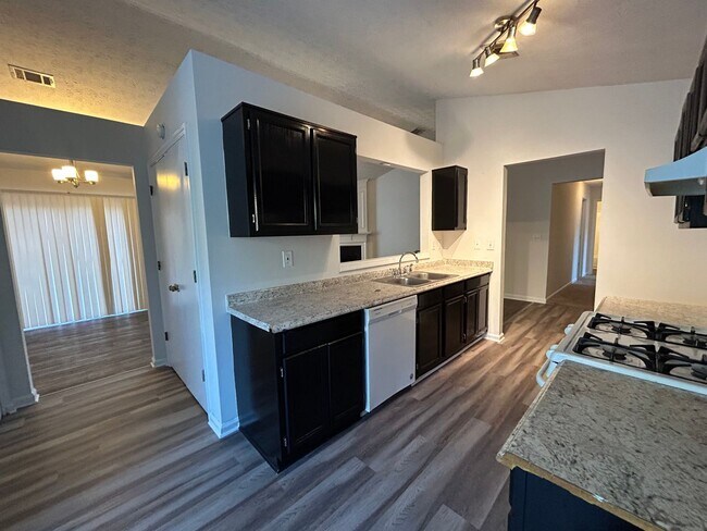 Foto del edificio - 1292 Lynx Ct