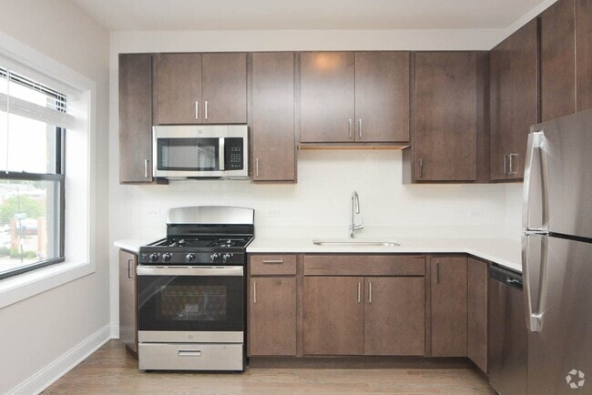 Building Photo - 3407 W Fullerton Ave