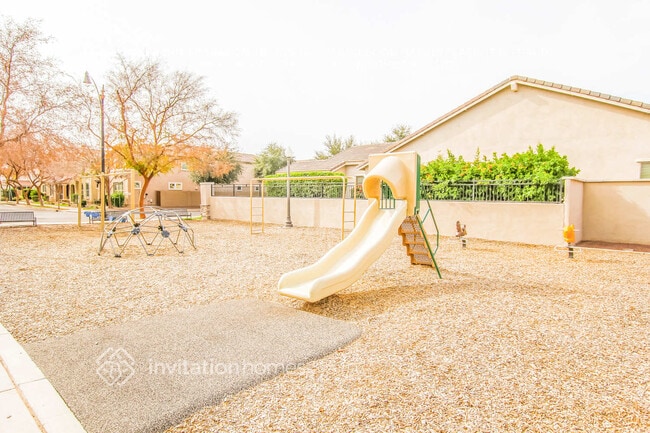 Building Photo - 1506 S Colt Dr