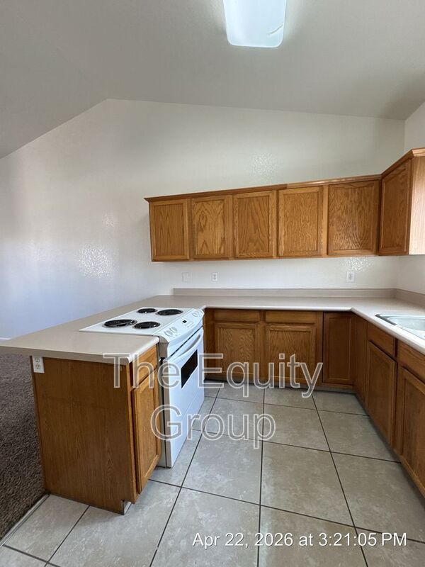 Building Photo - 2932 S Sallee St