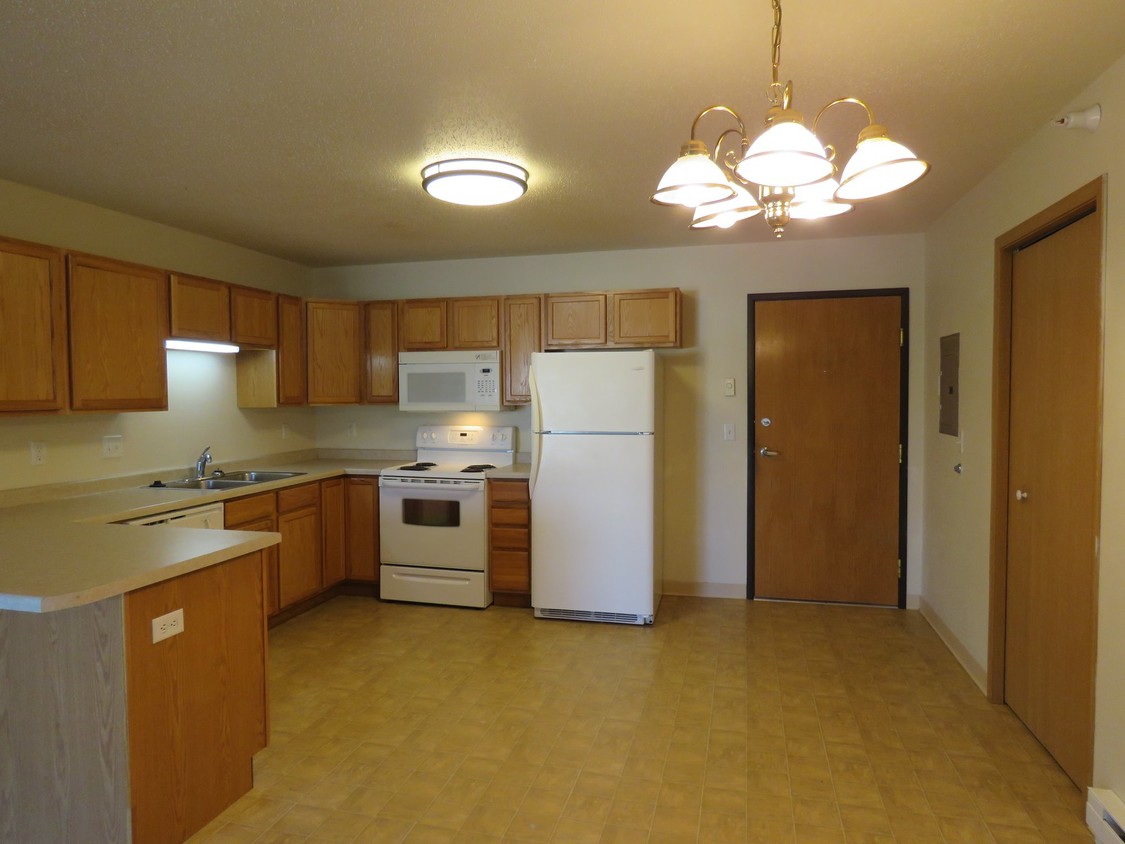 Primary Photo - 402 26th St N