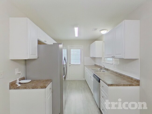 Foto del edificio - 8501 Milton Morris Dr