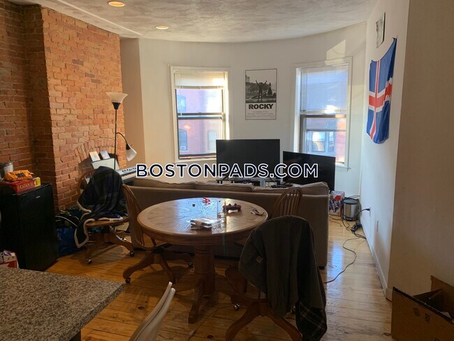 Foto del edificio - 608 Columbus Ave