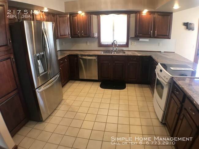 Building Photo - 217 S M 37 Hwy