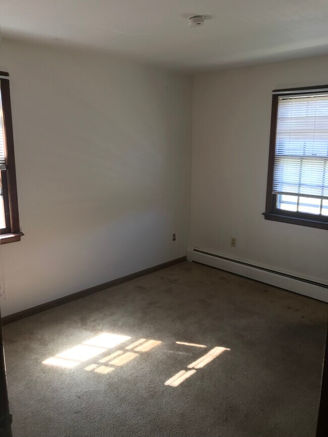 17 Lincoln Ave Unit 2, Bristol, CT 06010 Apartments in Bristol, CT