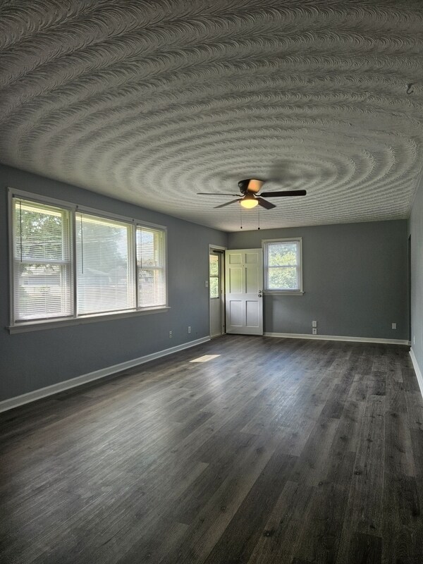 Foto del edificio - 1608 Hawthorne Dr